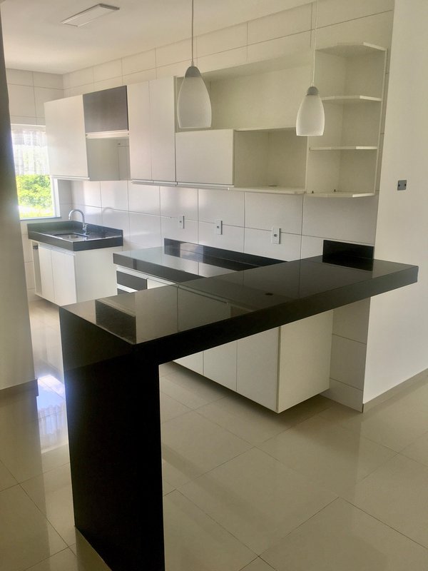 Apartamento de fino acabamento com varanda e garagem em Eunápolis Rua Otávio Mangabeira  Eunápolis - 