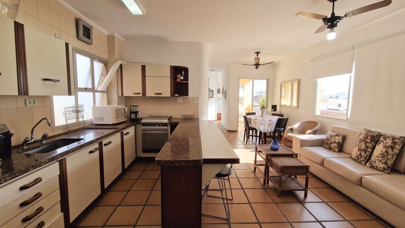 Apartamento 3 suítes com Vista Mar a 200 metros da praia da Enseada ! Rua Amazonas Guarujá - 