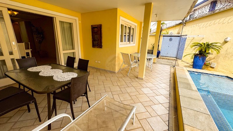Casa em Condomínio Fechado na Praia de Juquehy - LOCAÇÃO ANUAL - São Sebastião - 