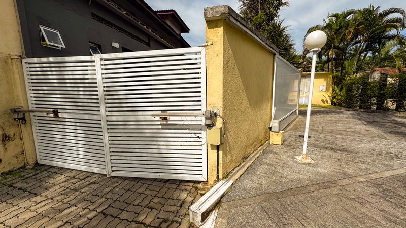 Casa em Condomínio Fechado na Praia de Juquehy - LOCAÇÃO ANUAL - São Sebastião - 