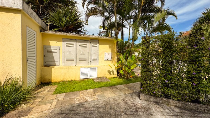 Casa em Condomínio Fechado na Praia de Juquehy - LOCAÇÃO ANUAL - São Sebastião - 