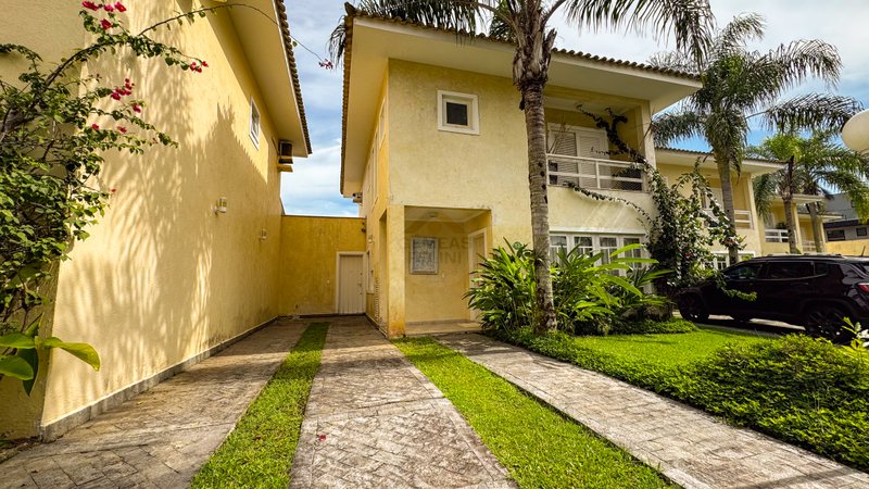 Casa em Condomínio Fechado na Praia de Juquehy - LOCAÇÃO ANUAL - São Sebastião - 