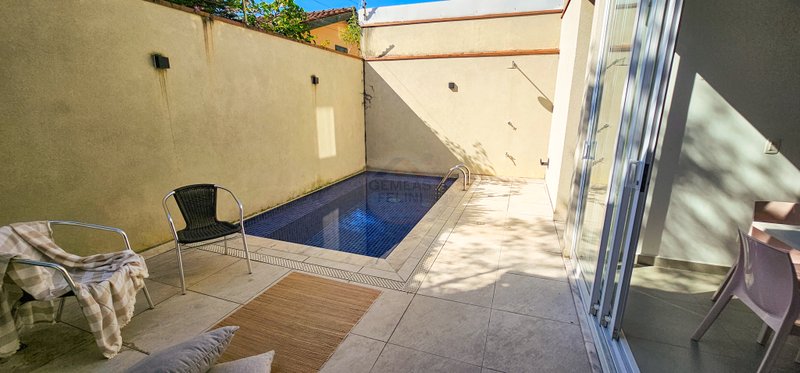 Sofisticação e Conforto: Casa em Condomínio na Praia de Juquehy - À VENDA - São Sebastião - 