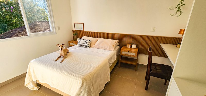 Sofisticação e Conforto: Casa em Condomínio na Praia de Juquehy - À VENDA - São Sebastião - 