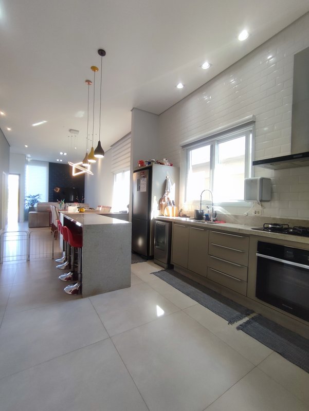 Casa Térrea com Jacuzzi e Espaço Gourmet no Mosaico Essence Avenida Presidente Castelo Branco Mogi das Cruzes - 