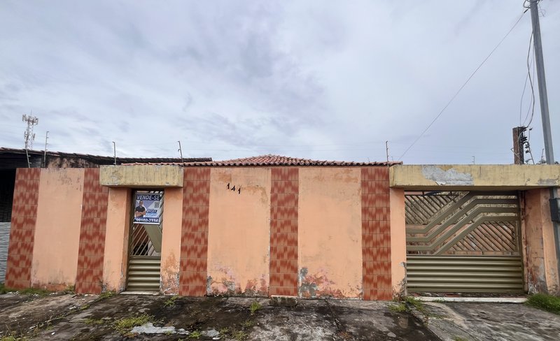 Casa no centro documentada Rua Iracema Salinópolis - 