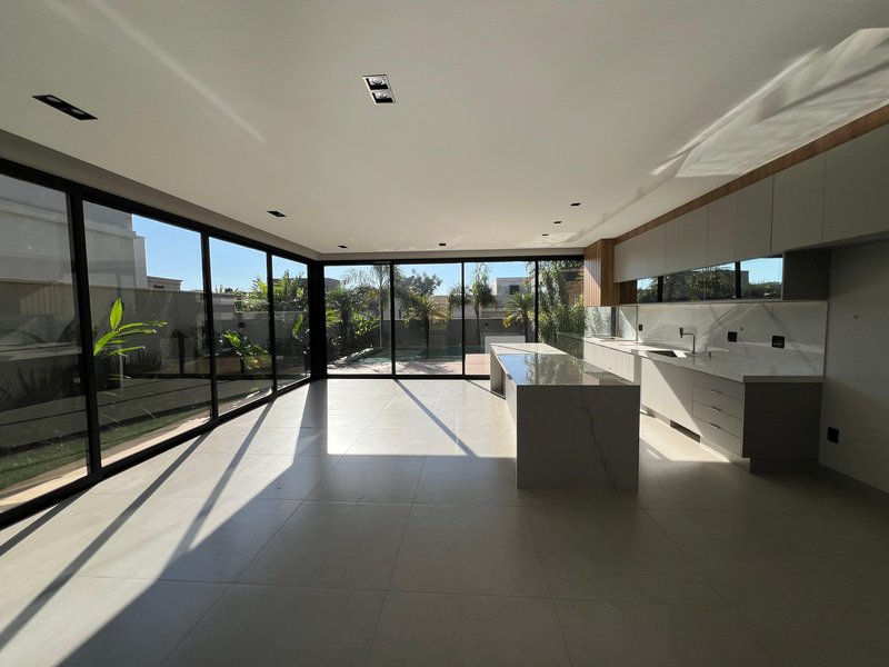Casa à Venda Condominio Alphaville III, 416,9M², 5 Suítes, Ribeirão Preto/SP Rua Luiz Zaccaro Netto Ribeirão Preto - 