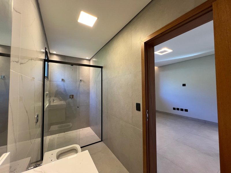 Casa à Venda Condominio Alphaville III, 416,9M², 5 Suítes, Ribeirão Preto/SP Rua Luiz Zaccaro Netto Ribeirão Preto - 