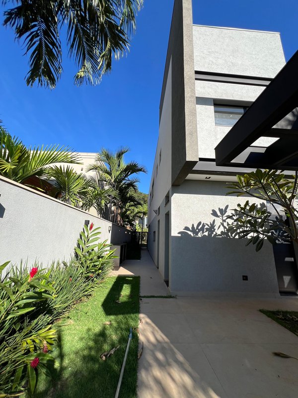 Casa à Venda Condominio Alphaville III, 416,9M², 5 Suítes, Ribeirão Preto/SP Rua Luiz Zaccaro Netto Ribeirão Preto - 