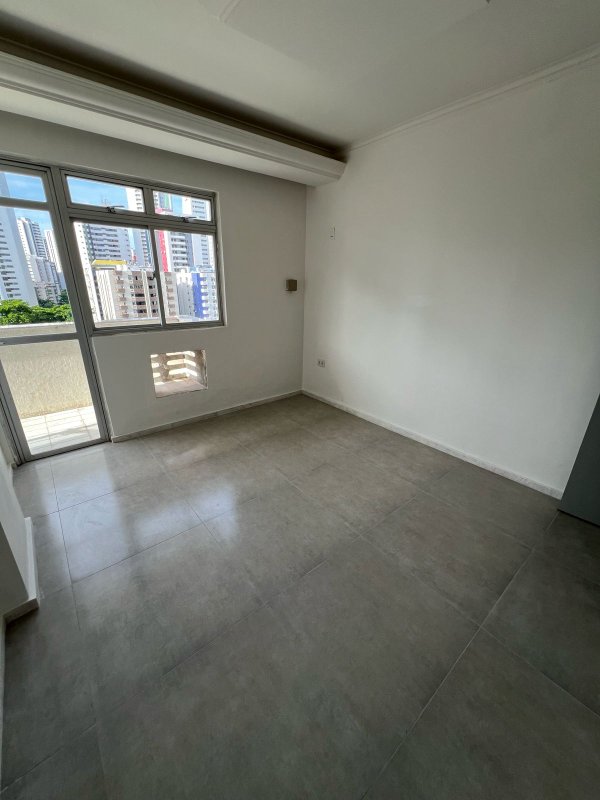 Apartamento à venda com 3 quartos sendo uma suíte, 138m² área útil por R$ 550.000,00 Rua Dhália Recife - 