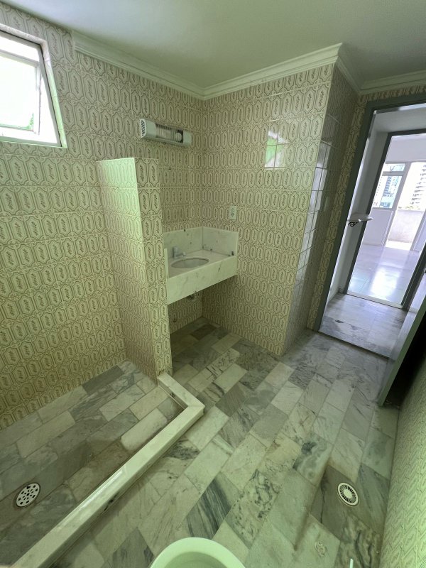 Apartamento à venda com 3 quartos sendo uma suíte, 138m² área útil por R$ 550.000,00 Rua Dhália Recife - 