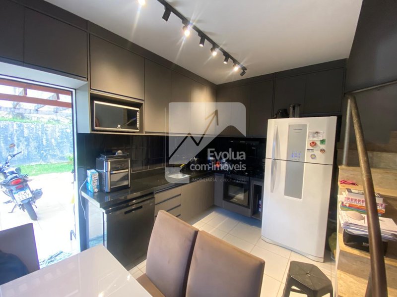 Vendo R$ 480.000,00 Casa 2 Suítes, Energia Solar, Condomínio Fechado - Abrantes CAMAÇARI - Camaçari - 
