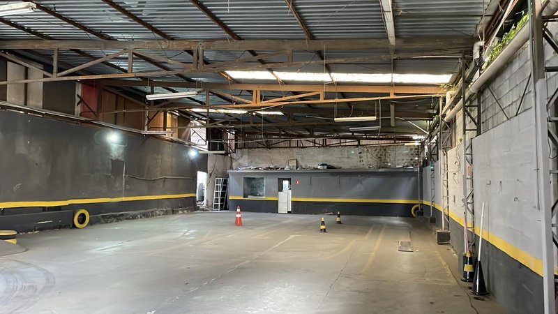 Galpão Comercial com 1000m² no Cambuci Rua Diogo Vaz São Paulo - 
