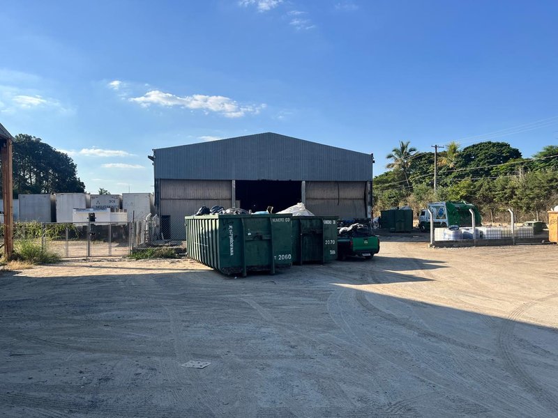 Galpão Comercial em Jundiaí 2500m² Rua Comendador Guilherme Mamprim Louveira - 