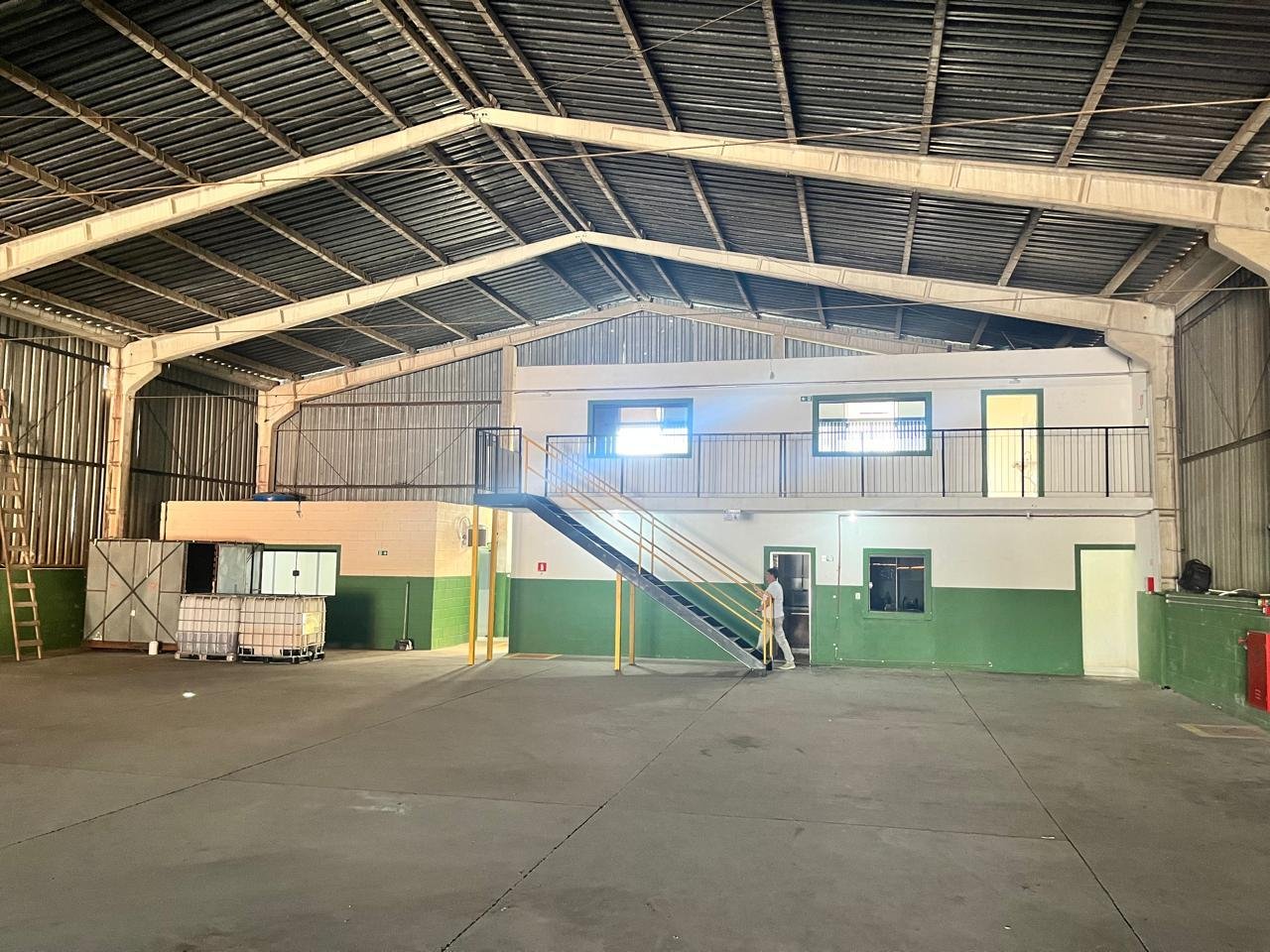 Prédio Inteiro para alugar, 900m² - Foto 3