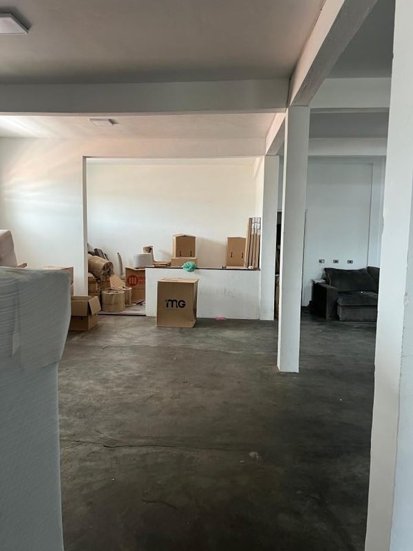 Galpão em Cotia com 800m² Estrada Municipal do Embu Cotia - 