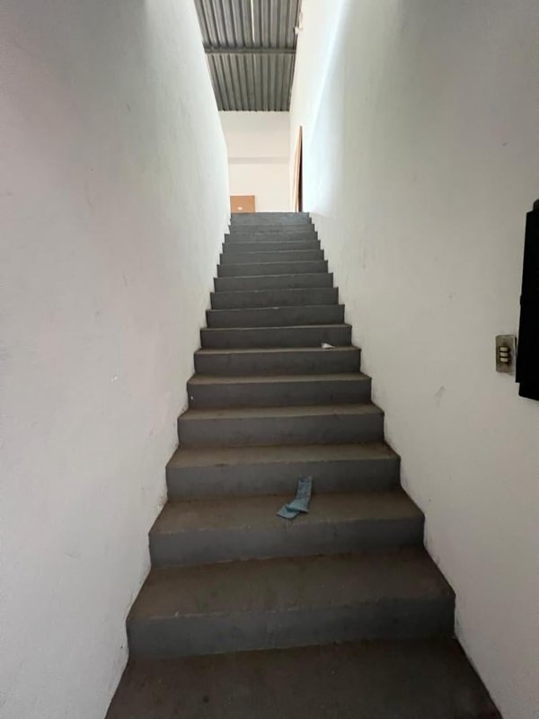Galpão em Cotia com 800m² Estrada Municipal do Embu Cotia - 
