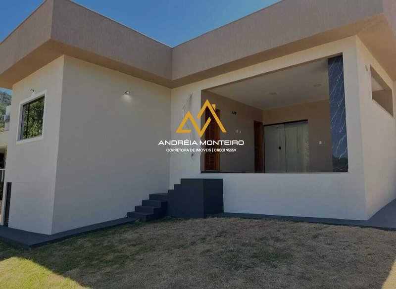 Casa com 3 dormitórios à venda, 175 m² por R$ 980.000,00 - Ubatiba - Maricá/RJ Rodovia Oldemar Guedes de Figueiredo Maricá - 
