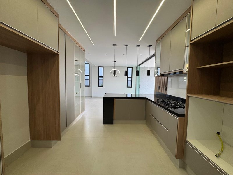 Casa de Alto Padrão à Venda no Condomínio Arborais – Região do Alphaville Campinas Avenida Marcelo Fiolo Pupo de Campos Ferreira Campinas - 