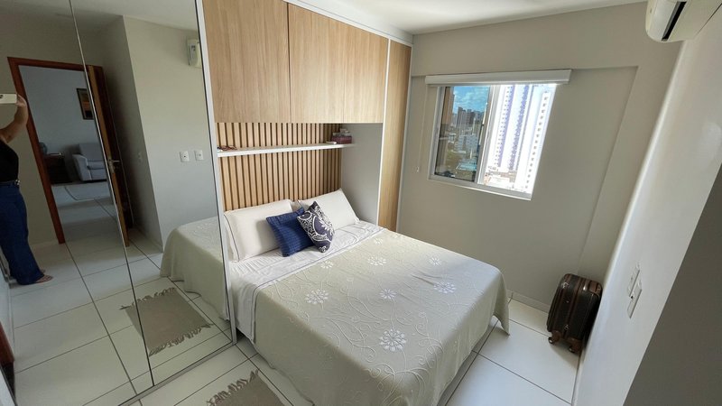 58m2. 2 quartos (01 suíte). Varanda com vista para o mar. 01 vaga de garagem coberta Avenida Bernardo Vieira de Melo Jaboatão dos Guararapes - 