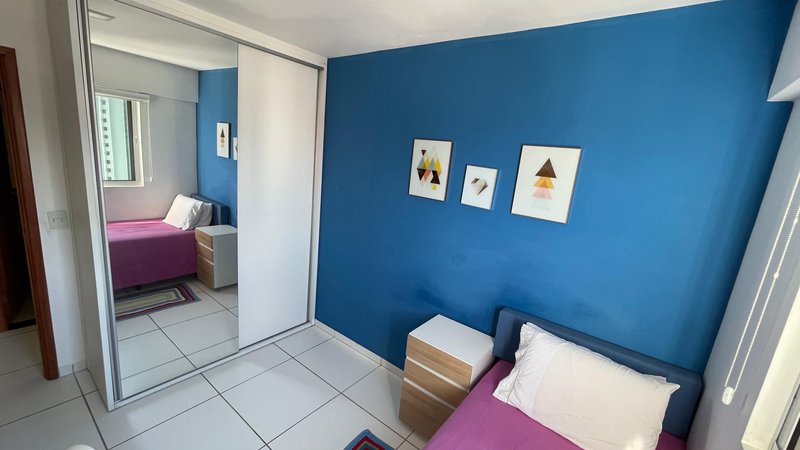 58m2. 2 quartos (01 suíte). Varanda com vista para o mar. 01 vaga de garagem coberta Avenida Bernardo Vieira de Melo Jaboatão dos Guararapes - 
