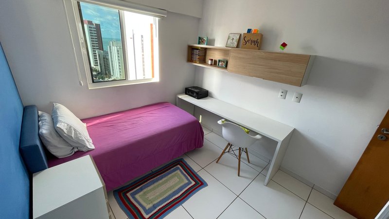 58m2. 2 quartos (01 suíte). Varanda com vista para o mar. 01 vaga de garagem coberta Avenida Bernardo Vieira de Melo Jaboatão dos Guararapes - 