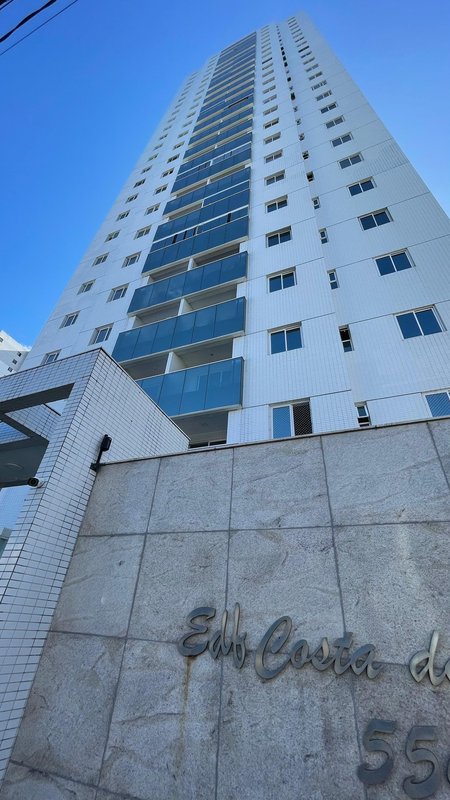 58m2. 2 quartos (01 suíte). Varanda com vista para o mar. 01 vaga de garagem coberta Avenida Bernardo Vieira de Melo Jaboatão dos Guararapes - 