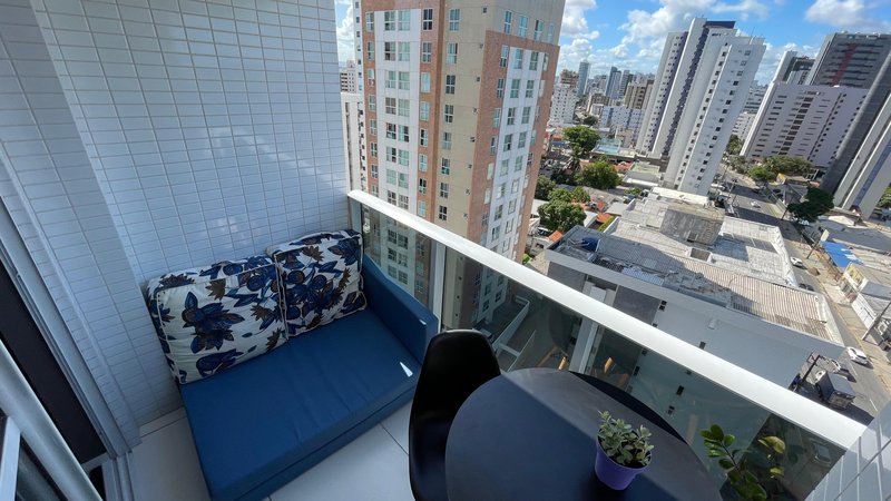 58m2. 2 quartos (01 suíte). Varanda com vista para o mar. 01 vaga de garagem coberta Avenida Bernardo Vieira de Melo Jaboatão dos Guararapes - 