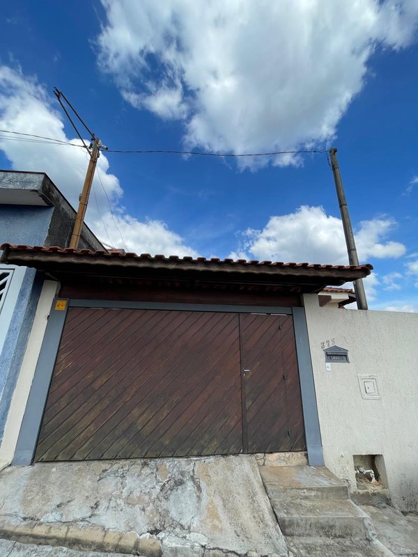 MORE NO CORAÇÃO DE FRANCO DA ROCHA - IMÓVEL ESPAÇOSO PENSADO EM VOCÊ E NA SUA FAMÍLIA! Rua Edemar Fonseca Franco da Rocha - 