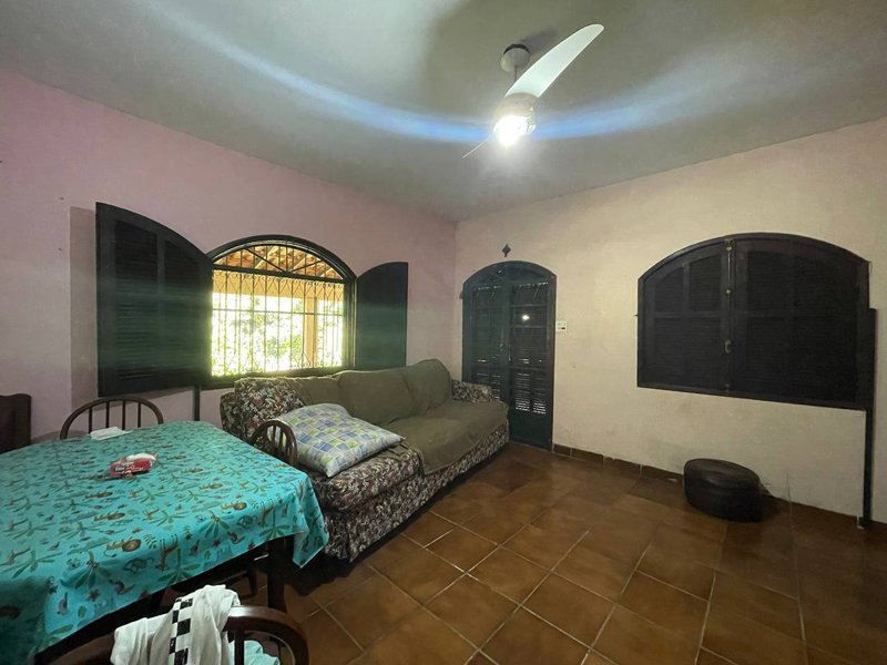 Excelente Propriedade à Venda – Ideal para Investimento ou Lazer Rua Padre Cícero Romão Batista Guapimirim - 
