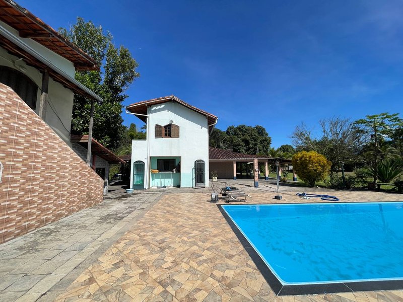 Excelente Propriedade à Venda – Ideal para Investimento ou Lazer Rua Padre Cícero Romão Batista Guapimirim - 