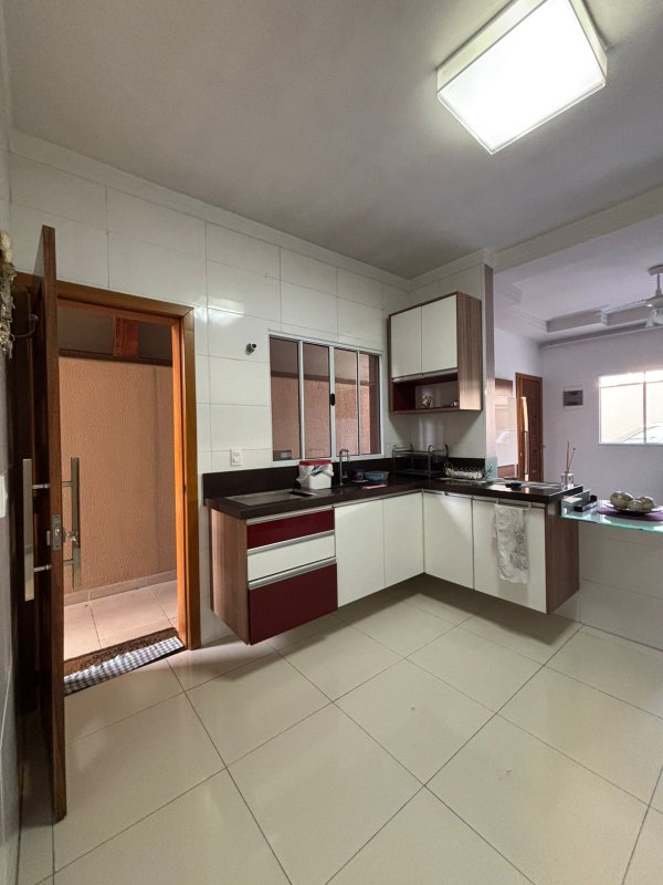 Casa Térrea com Quintal Amplo e 3 dormitórios no Bairro Vem Viver Rua Joana Batista Lopes Monteiro Mogi das Cruzes - 
