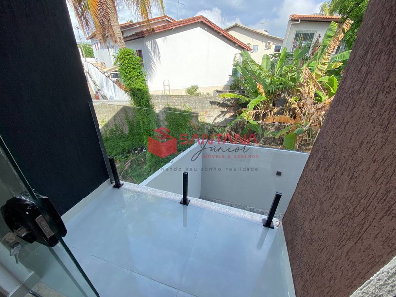 Casa nascente em condomínio fechado, 4/4 sendo 2 suítes com varanda Rua Jardim Ipanema Lauro de Freitas - 