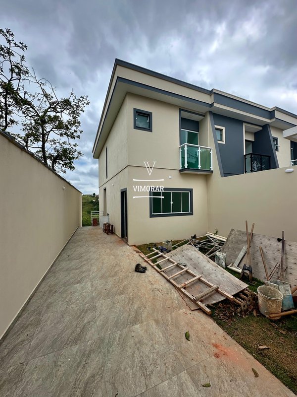 Sobrado 2 suítes + 2 vagas de garagem - Itaquaquecetuba - 