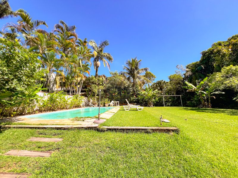 Casa com Piscina Privativa na Barra do Sahy - À VENDA - São Sebastião - 