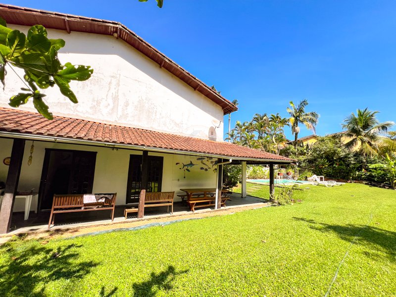 Casa com Piscina Privativa na Barra do Sahy - À VENDA - São Sebastião - 