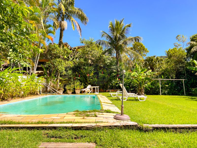 Casa com Piscina Privativa na Barra do Sahy - À VENDA - São Sebastião - 
