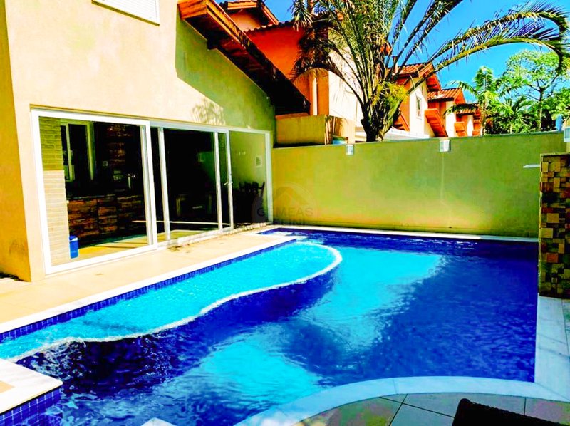 Casa na Praia de Juquehy em Condomínio - VENDA E LOCAÇÃO ANUAL - São Sebastião - 