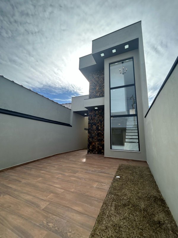 🏡 SOBRADO INCRÍVEL À VENDA – GOLFINHO - Caraguatatuba - 