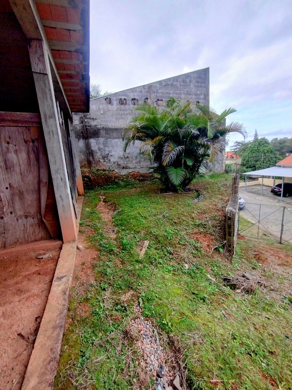 Terreno com casa semiconstruída com vista para a represa à venda no Jardim Rosa Helena - Igaratá - 