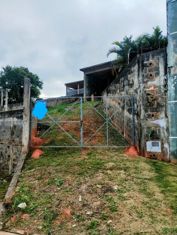 Terreno com casa semiconstruída com vista para a represa à venda no Jardim Rosa Helena - Igaratá - 