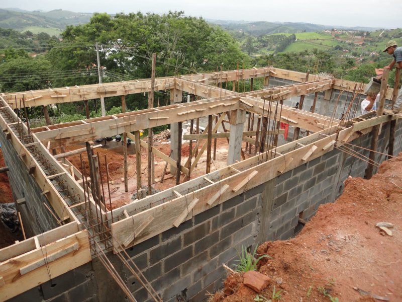 Terreno com casa semiconstruída com vista para a represa à venda no Jardim Rosa Helena - Igaratá - 
