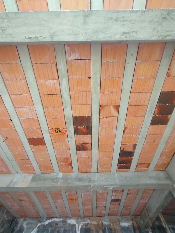 Terreno com casa semiconstruída com vista para a represa à venda no Jardim Rosa Helena - Igaratá - 