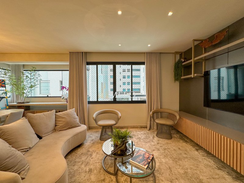 Belíssimo Apartamento para locação no bairro Belvedere por R$11.000,00 - Belo Horizonte - 