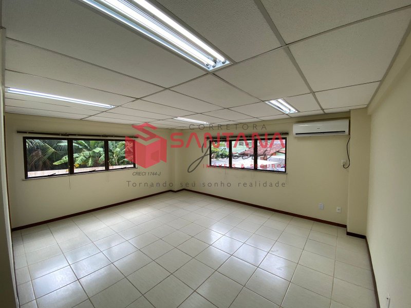 Sala comercial para locação em Lauro de Freitas Avenida Luiz Tarquínio Pontes Lauro de Freitas - 