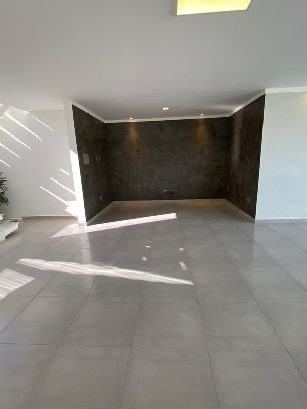Sobrado à Venda – Conforto e elegância em um só lugar! - Caraguatatuba - 
