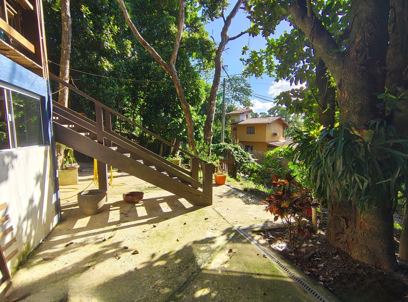 VENDE-SE LINDA CASA 606M2 TERRENO 130M2 CONSTRUIDOS - LINDA - ACEITA FINANCIAMENTO Alameda dos Jacarandás Ilhabela - 