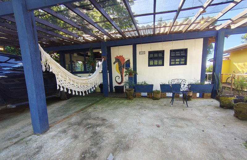 VENDE-SE LINDA CASA 606M2 TERRENO 130M2 CONSTRUIDOS - LINDA - ACEITA FINANCIAMENTO Alameda dos Jacarandás Ilhabela - 
