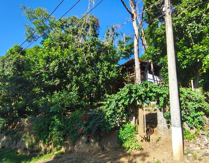 VENDE-SE LINDA CASA 606M2 TERRENO 130M2 CONSTRUIDOS - LINDA - ACEITA FINANCIAMENTO Alameda dos Jacarandás Ilhabela - 