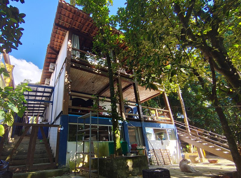 VENDE-SE LINDA CASA 606M2 TERRENO 130M2 CONSTRUIDOS - LINDA - ACEITA FINANCIAMENTO Alameda dos Jacarandás Ilhabela - 